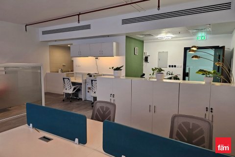 Opisina sa Dubai, UAE 84 sq.m. № 716015 - larawan 19