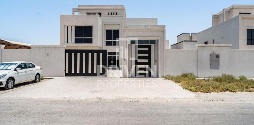 Villa i Nadd Al Sheba, Dubai, UAE 6 soveværelser, 1589.57 kvm № 745936