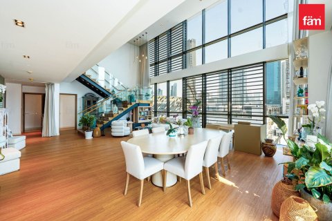 Duplex i City Walk, Dubai, UAE 3 soveværelser, 286 kvm № 648035
