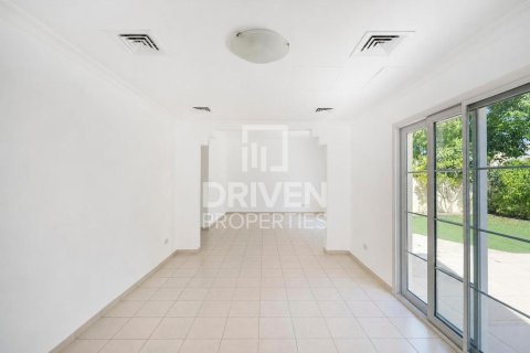 Villa in The Lakes, Dubai, VAE: 3 Schlafzimmer, 436.74 m2 Nr. 746877