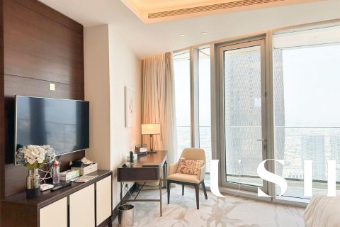 Appartement te huur in Downtown Dubai (Downtown Burj Dubai), Dubai, VAE 4 slaapkamers, 236 vr.m., nr 621117 - foto 18