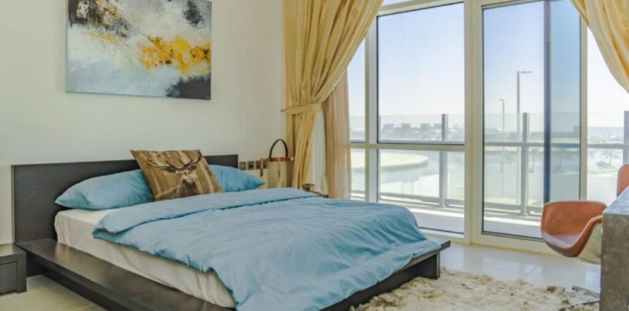 Appartamento a Abu Dhabi, EAU 2 camere da letto, 125.9 mq. № 760439