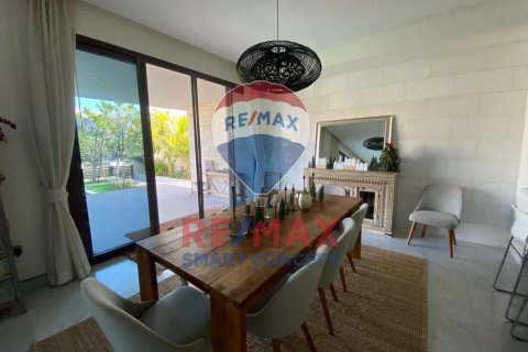 Villa till försäljning i Saadiyat Island, Abu Dhabi, UAE 5 sovrum, 696.7 kvm Nr. 580498 - fotografi 4