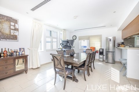 Vilë në Jumeirah Park, Dubai, Emiratet e Bashkuara Arabe 3 dhoma gjumi, 402.73 m2. № 419969 - Foto 3