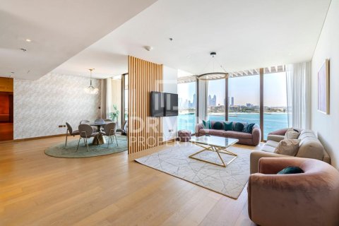 Jumeirah, Dubai, संयुक्त अरब अमीरात में अपार्टमेंट, 1 बेडरूम, 136.47 वर्ग मीटर, संख्या 762592 - फ़ोटो 8
