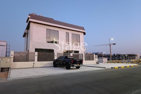 Villa sa Tilal City, Sharjah, UAE 6 silid-tulugan, 473 sq.m. № 737415 - larawan 19