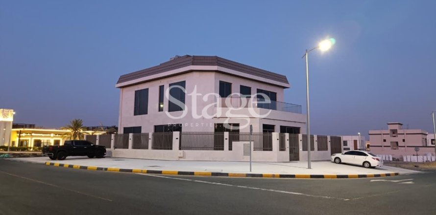 Villa sa Tilal City, Sharjah, UAE 6 silid-tulugan, 473 sq.m. № 737415