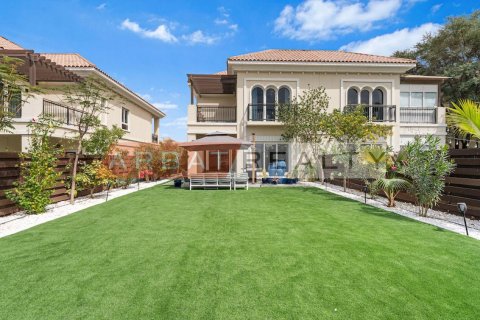 Vilă în Dubai Land, Dubai, EAU 4 dormitoare, 490.34 mp.  №755141