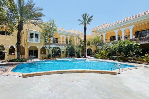 Jumeirah, Dubai, UAE의 빌라 침실 4개, 325제곱미터 번호 686604