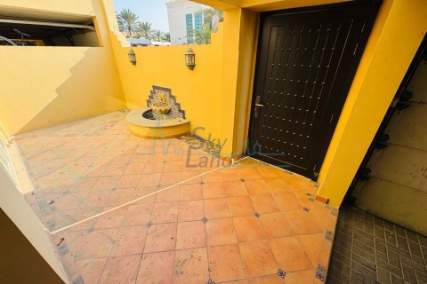 Üürile anda villa asukohaga Jumeirah, Dubai, AÜE: 4 magamistoaga, 325 m² Nr 686604 - pilt 30