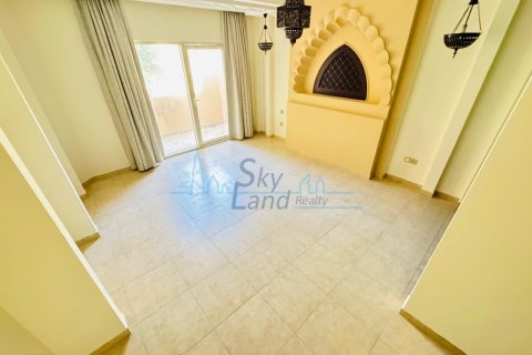 Üürile anda villa asukohaga Jumeirah, Dubai, AÜE: 4 magamistoaga, 325 m² Nr 686604 - pilt 4