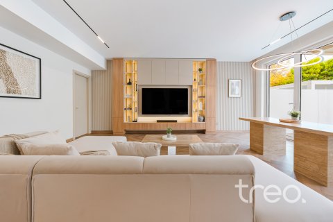 Villa in Arabian Ranches, Dubai, UAE 4 bedrooms, 229.93 sq.m. № 753650 - photo 9