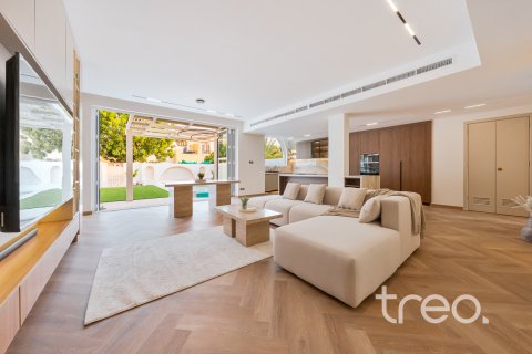 Villa in Arabian Ranches, Dubai, UAE 4 bedrooms, 229.93 sq.m. № 753650 - photo 4