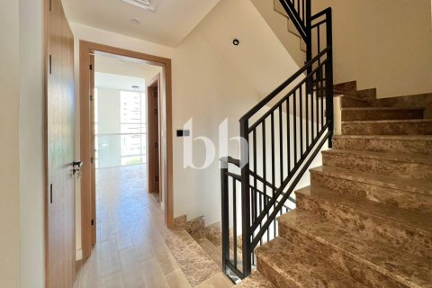 Adosado en venta en Dubai Investment Park, Dubai, EAU 4 dormitorios, 250.47 m2 № 748626 - foto 12