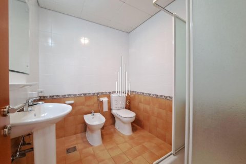Tourist Club Area, Abu Dhabi, UAE의 임대용 아파트 침실 4개, 291.9제곱미터 번호 561245 - 사진 8