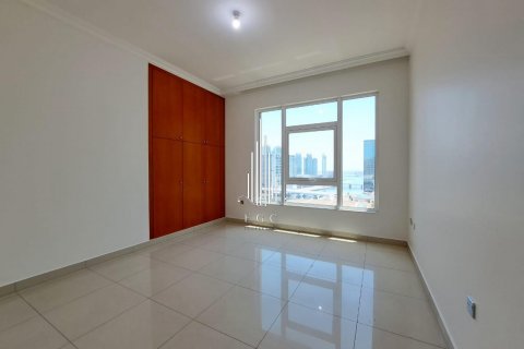 Tourist Club Area, Abu Dhabi, UAE의 임대용 아파트 침실 4개, 291.9제곱미터 번호 561245 - 사진 10