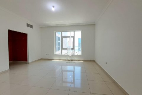 Tourist Club Area, Abu Dhabi, UAE의 임대용 아파트 침실 4개, 291.9제곱미터 번호 561245 - 사진 2