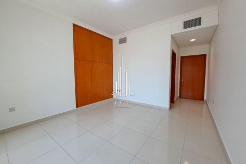 Tourist Club Area, Abu Dhabi, UAE의 임대용 아파트 침실 4개, 291.9제곱미터 번호 561245 - 사진 9