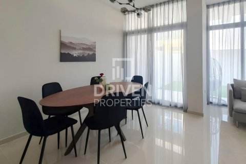 Rijtjeshuis te koop in Dubai, VAE 3 slaapkamers, 112.23 vr.m., nr 765360 - foto 8