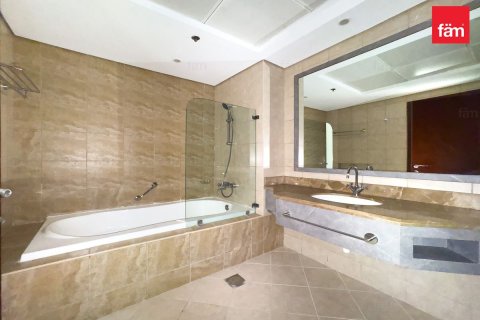 Apartment in Dubai, UAE 2 bedrooms, 178.8 sq.m. № 763780 - photo 14