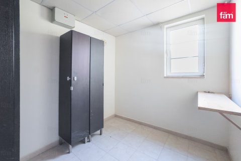 Villa te huur in Dubai, VAE 3 slaapkamers, 819.9 vr.m., nr 766674 - foto 12