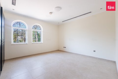 Villa te huur in Dubai, VAE 3 slaapkamers, 819.9 vr.m., nr 766674 - foto 15