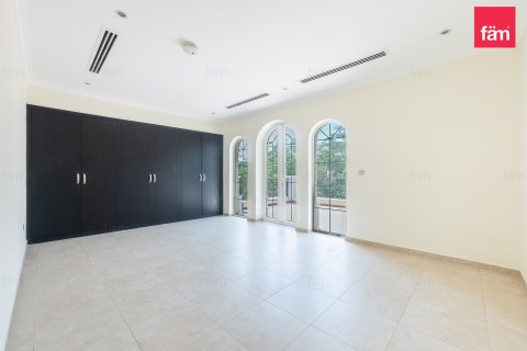 Villa te huur in Dubai, VAE 3 slaapkamers, 819.9 vr.m., nr 766674 - foto 5