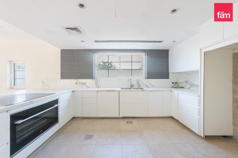 Villa te huur in Dubai, VAE 3 slaapkamers, 819.9 vr.m., nr 766674 - foto 7