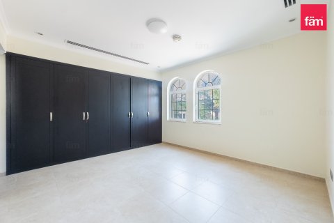 Villa te huur in Dubai, VAE 3 slaapkamers, 819.9 vr.m., nr 766674 - foto 9