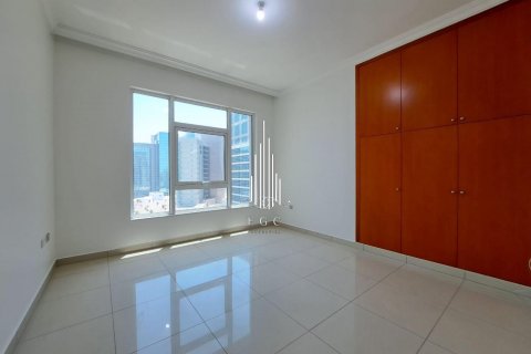 Tourist Club Area, Abu Dhabi, UAE의 임대용 아파트 침실 4개, 291.9제곱미터 번호 481753 - 사진 7