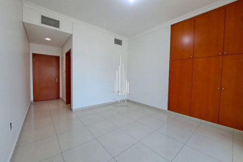 Tourist Club Area, Abu Dhabi, UAE의 임대용 아파트 침실 4개, 291.9제곱미터 번호 481753 - 사진 12