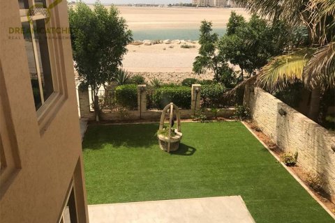 Al Hamra Village、Ras Al Khaimah、UAE にある二世帯用住宅の賃貸物件 4ベッドルーム、453 m2、No588702 - 写真 2