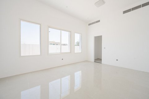 Villa para arrendamento em Dubai, EAU 6 quartos, 743.22 m2 № 750776 - foto 11