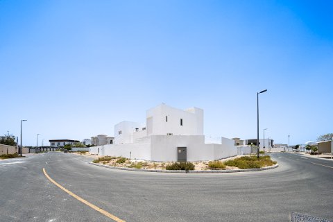 Villa para arrendamento em Dubai, EAU 6 quartos, 743.22 m2 № 750776 - foto 3
