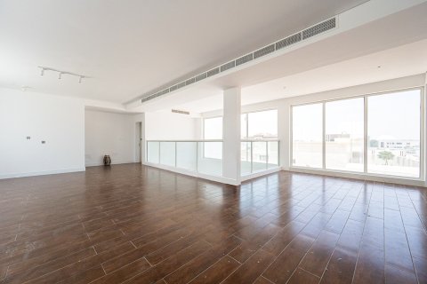 Villa para arrendamento em Dubai, EAU 6 quartos, 743.22 m2 № 750776 - foto 6