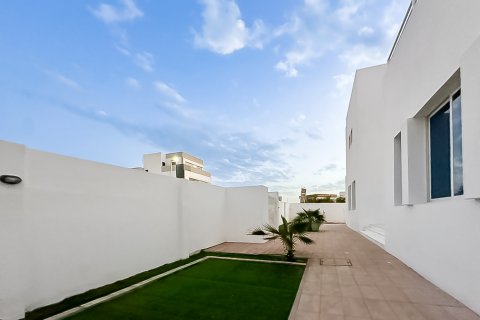 Villa para arrendamento em Dubai, EAU 6 quartos, 743.22 m2 № 750776 - foto 13