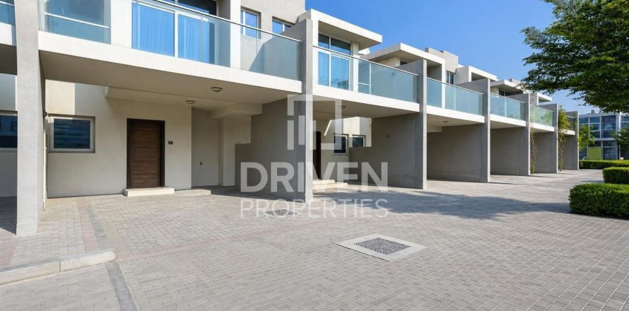 Shtëpi në qytet në Dubai, Emiratet e Bashkuara Arabe 3 dhoma gjumi, 112.23 m2. № 762376