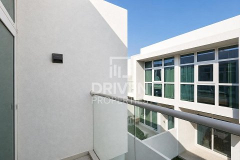 Shtëpi në qytet në Dubai, Emiratet e Bashkuara Arabe 3 dhoma gjumi, 112.23 m2. № 762376 - Foto 24
