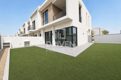 Villa in The Valley, Dubai, UAE 4 bedrooms, 370.68 sq.m. № 765095