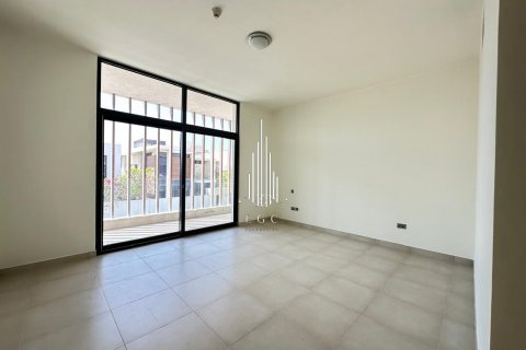 Üürile anda villa on the Yas Island, Abu Dhabi, AÜE: 5 magamistoaga, 581.1 m² Nr 557424 - pilt 4