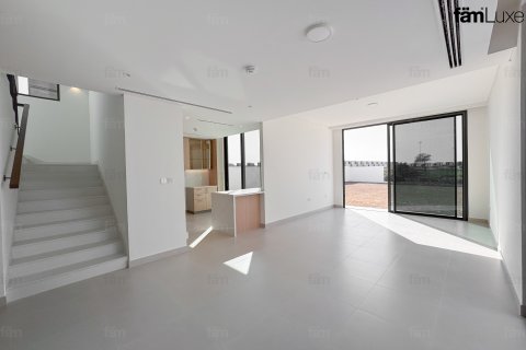 Vila u Dubai, UAE 4 spavaćih soba, 683.8 m2 Br. 692888 - fotografija 2