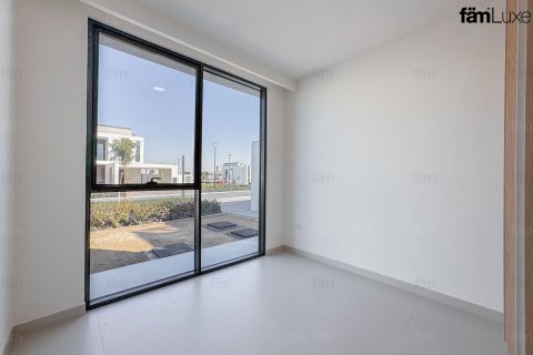 Vila u Dubai, UAE 4 spavaćih soba, 683.8 m2 Br. 692888 - fotografija 5