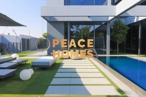 וילה ב Tilal City, Sharjah, איחוד האמירויות 5 חדרי שינה, 610 מ