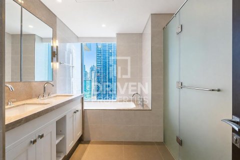 Apartment til salg i Downtown Dubai (Downtown Burj Dubai), Dubai, UAE 2 soveværelser, 159.42 kvm № 765298 - foto 15