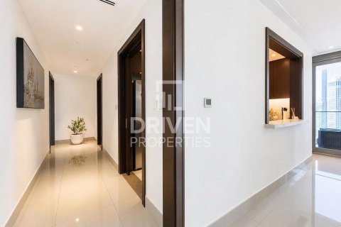 Apartment til salg i Downtown Dubai (Downtown Burj Dubai), Dubai, UAE 2 soveværelser, 159.42 kvm № 765298 - foto 6