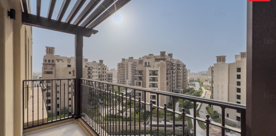 Apartamento em Umm Suqeim, Dubai, EAU 4 quartos, 293.4 m2 № 764062
