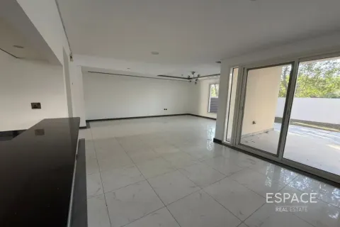 Dubai Land, Dubai, BAE’de satılık sıra ev 3 yatak odası, 246 m&sup2; No 737903 - fotoğraf 2