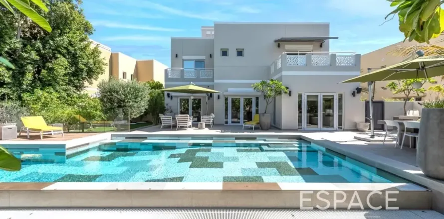 Willa w Meadows, Dubai, ZEA 5 sypialnie, 391 mkw. nr 737904