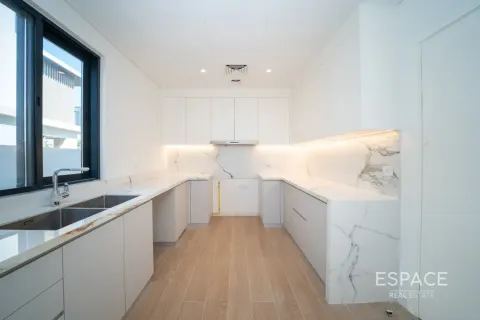 Villa zur Miete in Jebel Ali, Dubai, VAE 4 Schlafzimmer, 300 m2 Nr. 738163 - Foto 4