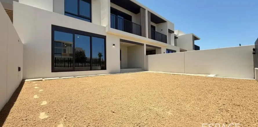 וילה ב Jebel Ali, Dubai, איחוד האמירויות 4 חדרי שינה, 280 מ"ר מספר 738161